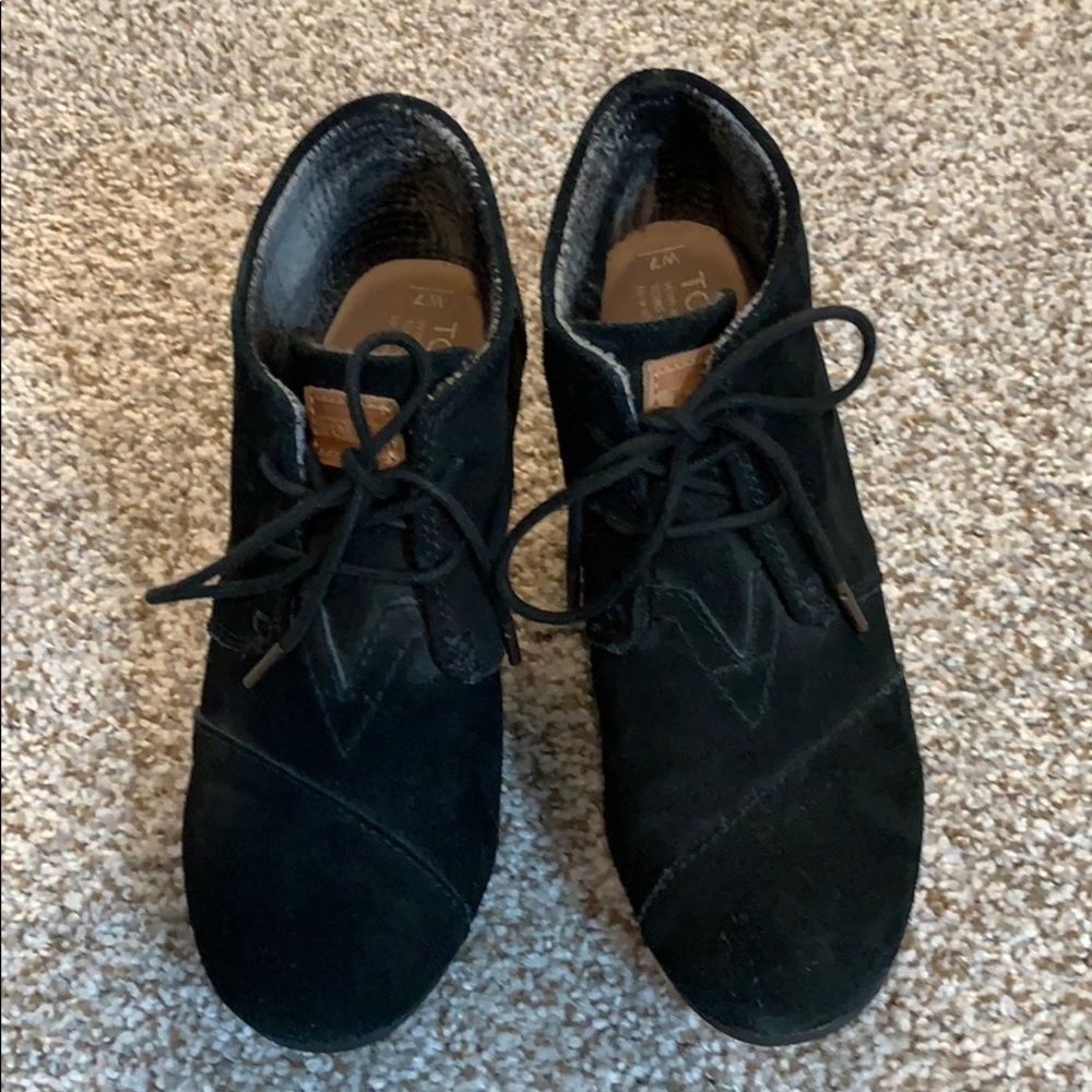 Toms Desert wedges in black